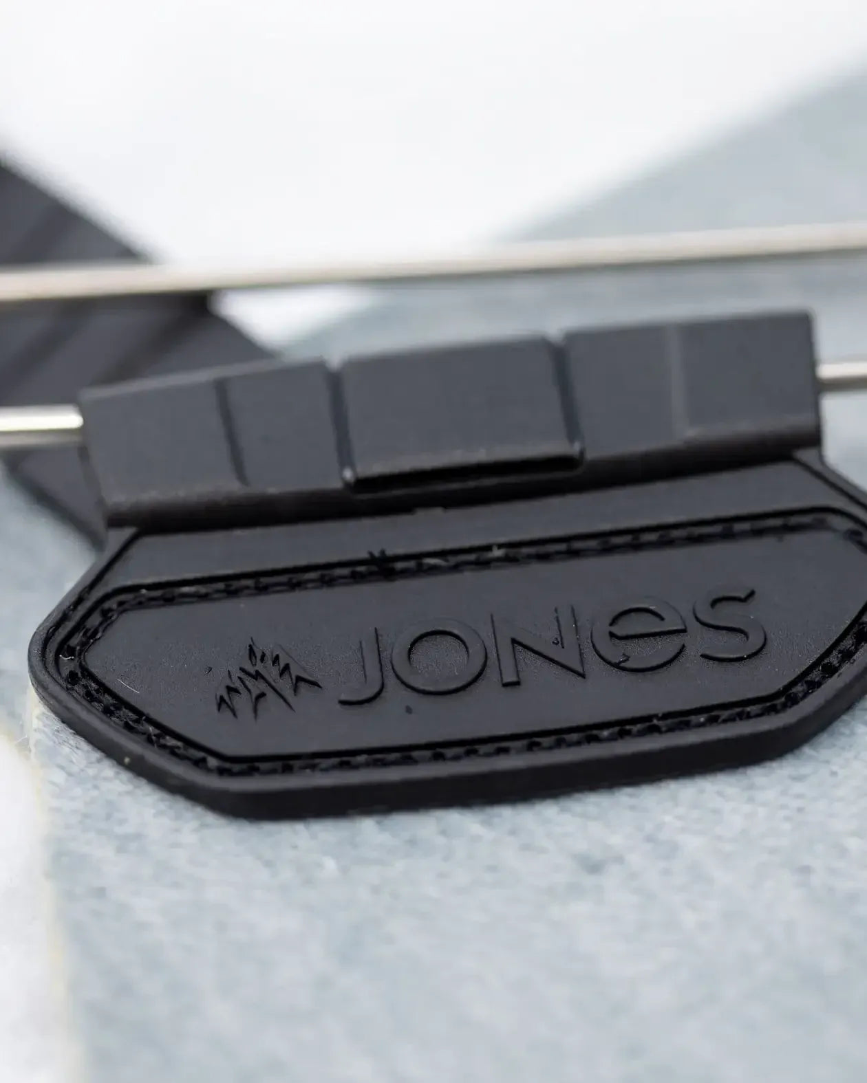 jones-snowboards-nomad-splitboard-skins-pre-cut image 4