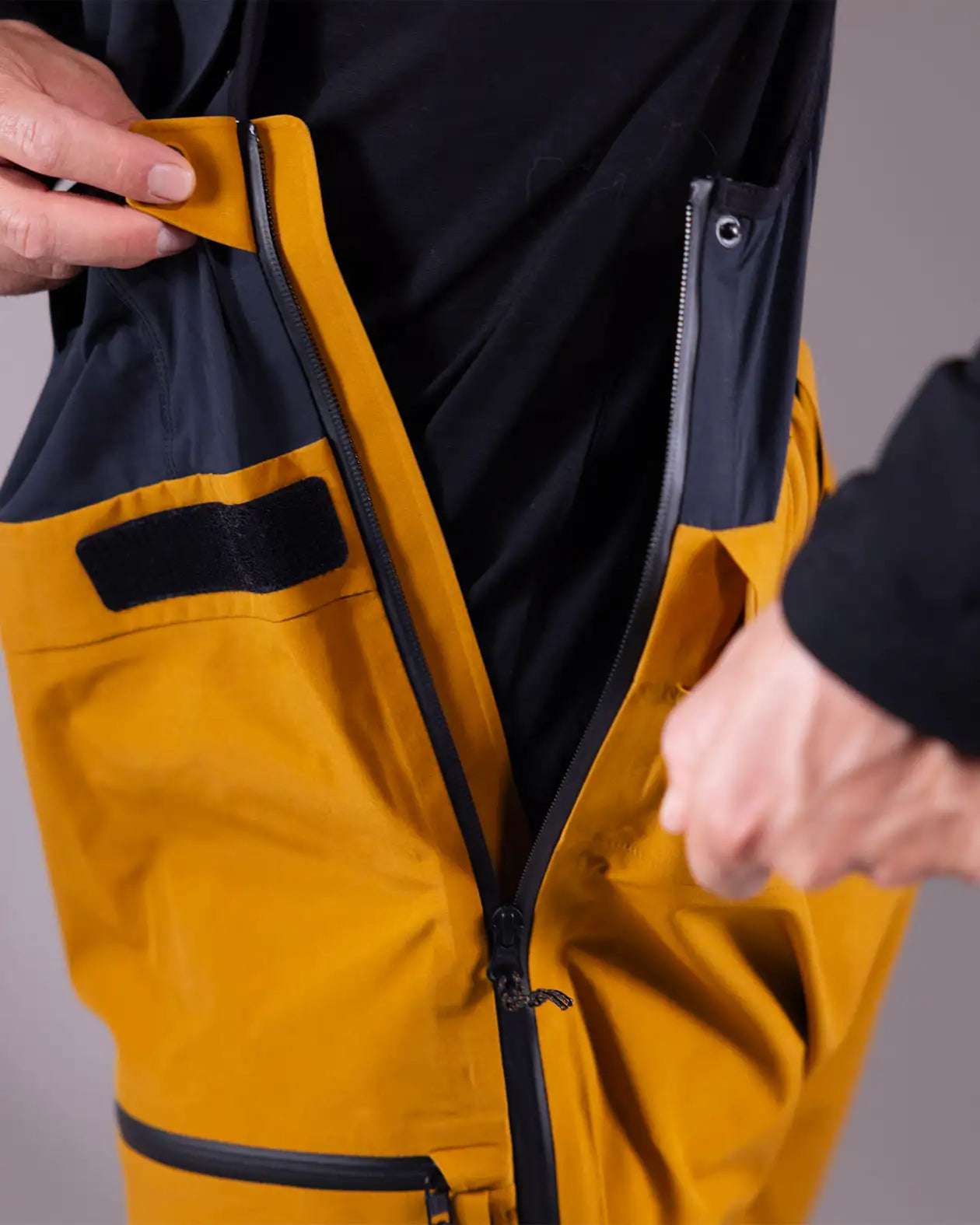 jones-snowboards-men-s-shralpinist-stretch-recycled-3l-bibs-2025-salopette-uomo image 8