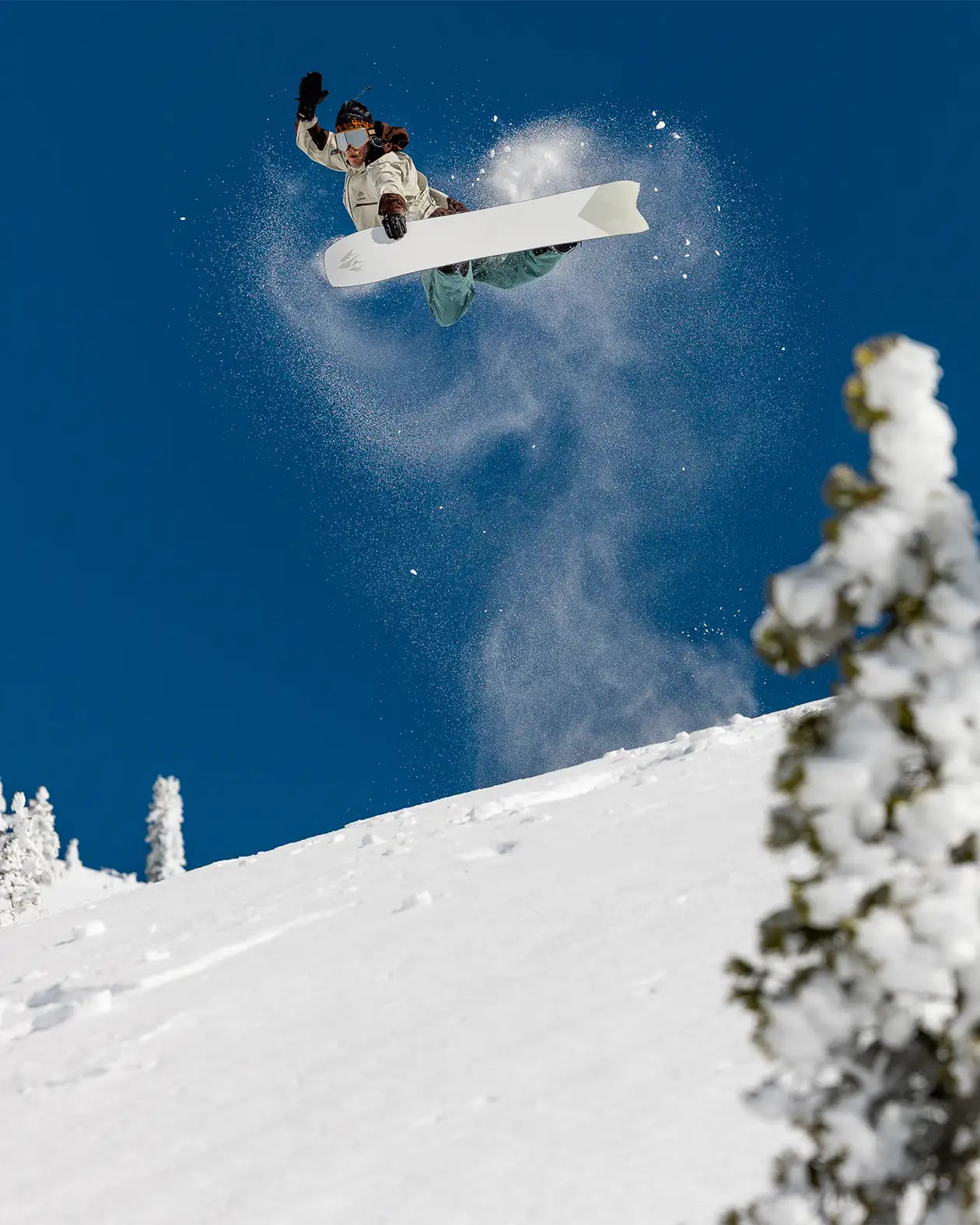 jones-snowboards-hovercraft-2-0-snowboard-unisex image 2