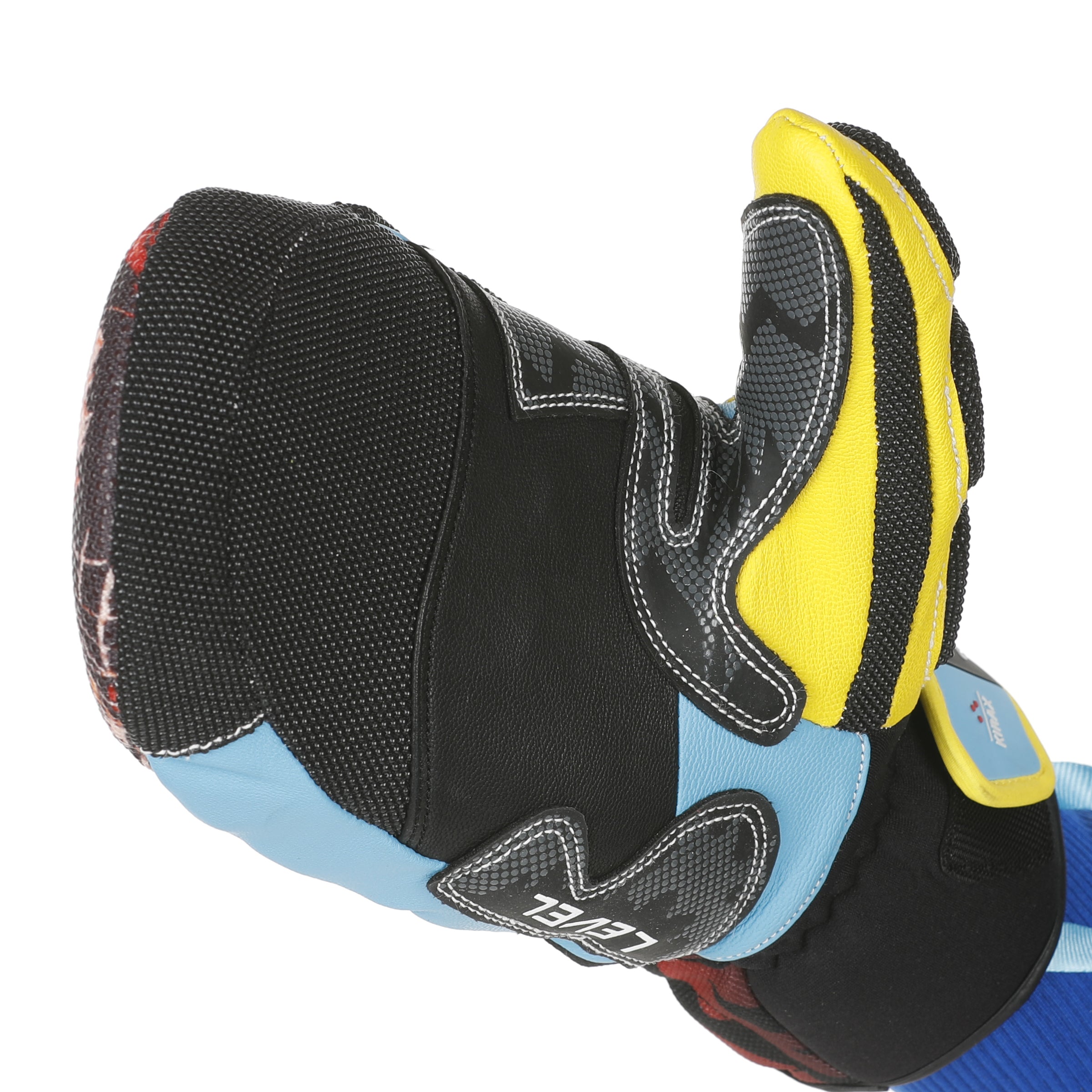level-federica-brignone-pro-model-worldcup-cf-mitten-race image 2